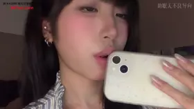 小0觉觉猪_啃手机