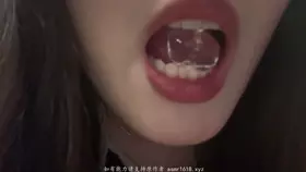 夏栖该睡啦_吃冰