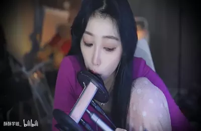 酥酥学姐12月舔耳ouo