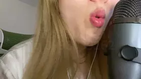 pipi酱睡不醒_琥珀糖_飞碟糖_棉花糖_琥珀糖_飞碟糖_棉花糖