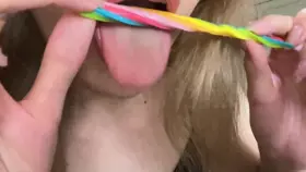 pipi酱睡不醒_绳子糖_甜屏_绳子糖_甜屏