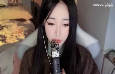 啵啵梨_B站充电合集原版无水印_3月20zoom录音笔分层口月空音回孔雀鱼
