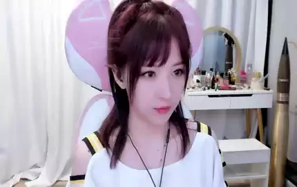 ASMR@小女巫露娜 无人声舔耳助眠