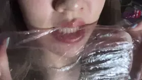 pipi酱睡不醒_保鲜膜口腔音_保鲜膜口腔音