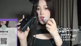 璐璐哄睡屋_舔滚珠糖