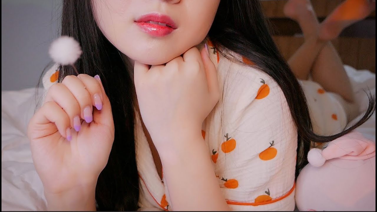 女朋友帮你入睡！暴雨背景音和耳朵清洁 ASMR MELODY