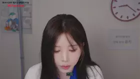 Yoonying_俱乐部房间里清理和舔丙烯酸 Yoonying_俱乐部房间里清理和舔丙烯酸