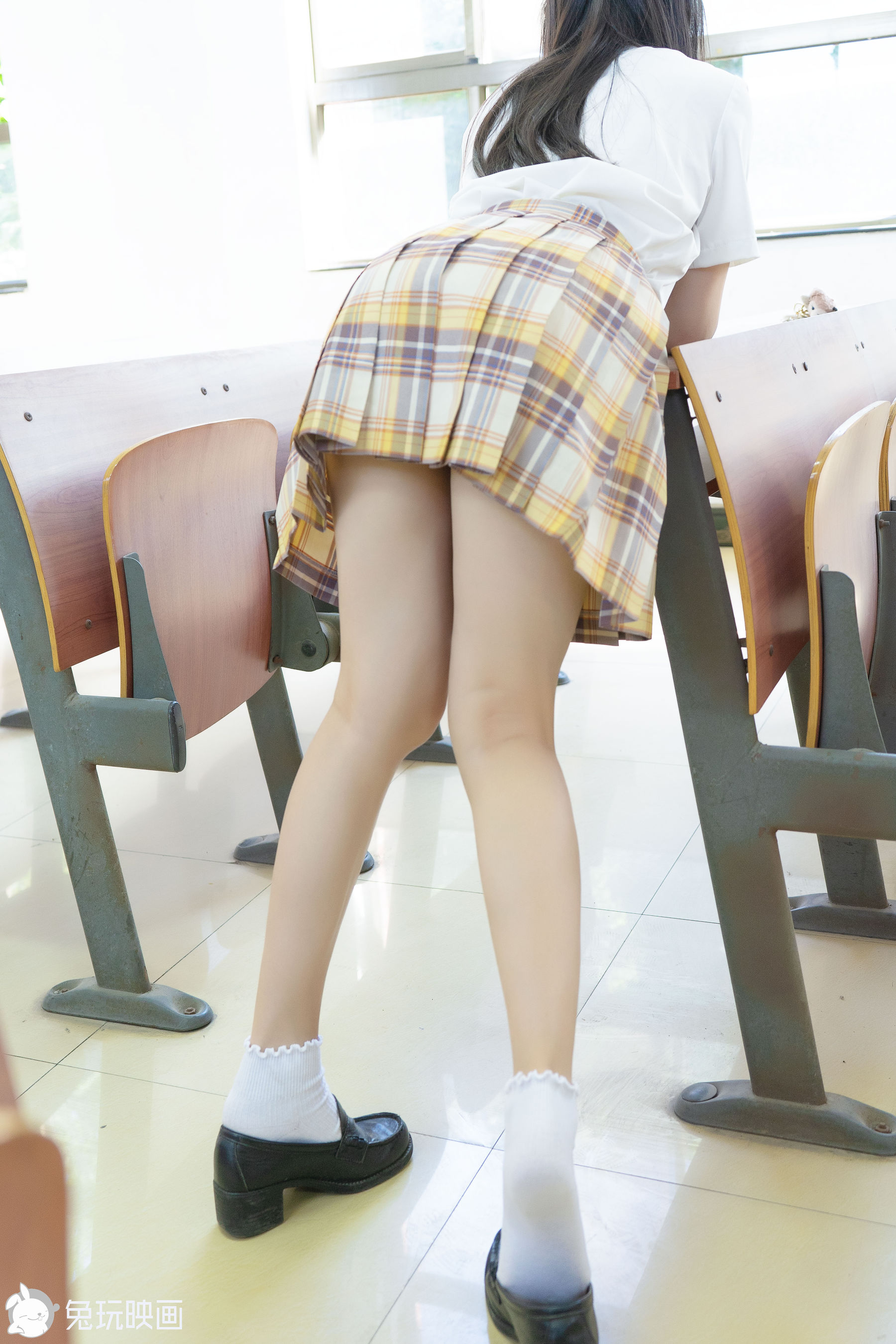 [兔玩映画] - 制服裸腿女孩_第2张